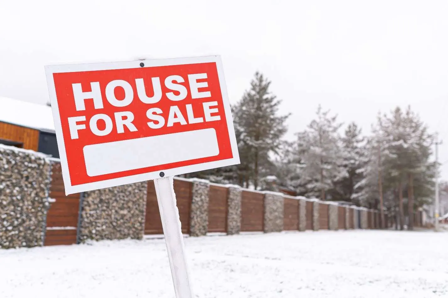 5 Reasons to Consider Selling Your House in the Winter