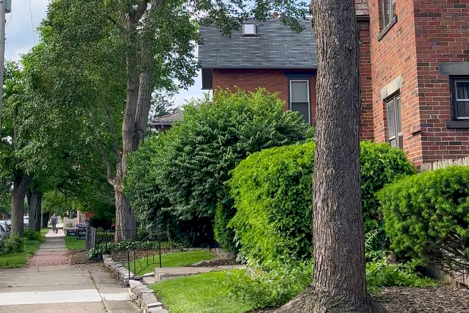 Italian Village: Columbus Living, Food, Shops & History